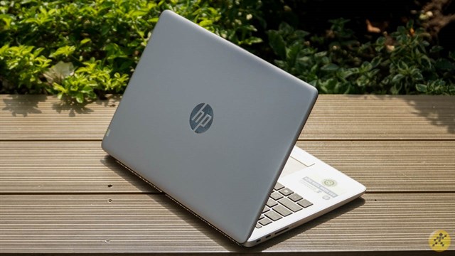 5 Tips Pilih Laptop Yang Cocok Untuk Work From Home